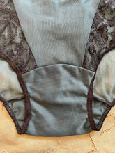 Load image into Gallery viewer, Hand Dyed 1940’s Vintage Plymouth Nylon And Lace Granny Panties