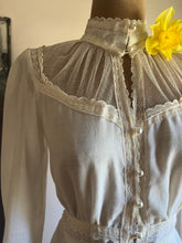 Load image into Gallery viewer, 1970's vintage cream voile and net lace Gunne Sax blouse
