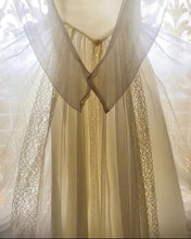 Load image into Gallery viewer, Beautiful 1940’s 1950’s vintage prairie bridal gown