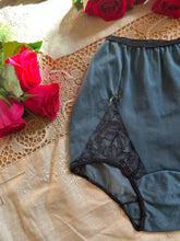 Load image into Gallery viewer, Hand Dyed 1940’s Vintage Plymouth Nylon And Lace Granny Panties