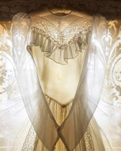 Load image into Gallery viewer, Beautiful 1940’s 1950’s vintage prairie bridal gown