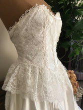 Load image into Gallery viewer, 1970's Vintage White Satin and Lace Sweetheart Dress