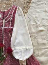Load image into Gallery viewer, Beautiful 1970's vintage Winter Berry Calico Gunne Sax dress