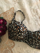 Load image into Gallery viewer, Authentic 1960’s vintage leopard print by Vanity Fair