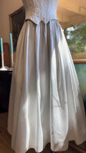 Load image into Gallery viewer, Silvery Moon 1980’s 1990’s Vintage Gunne Sax Dress
