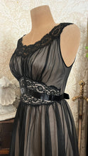 Load image into Gallery viewer, 1950’s Vintage Black and Peach Chiffon Illusion Vanity Fair Peignoir Nightgown 32
