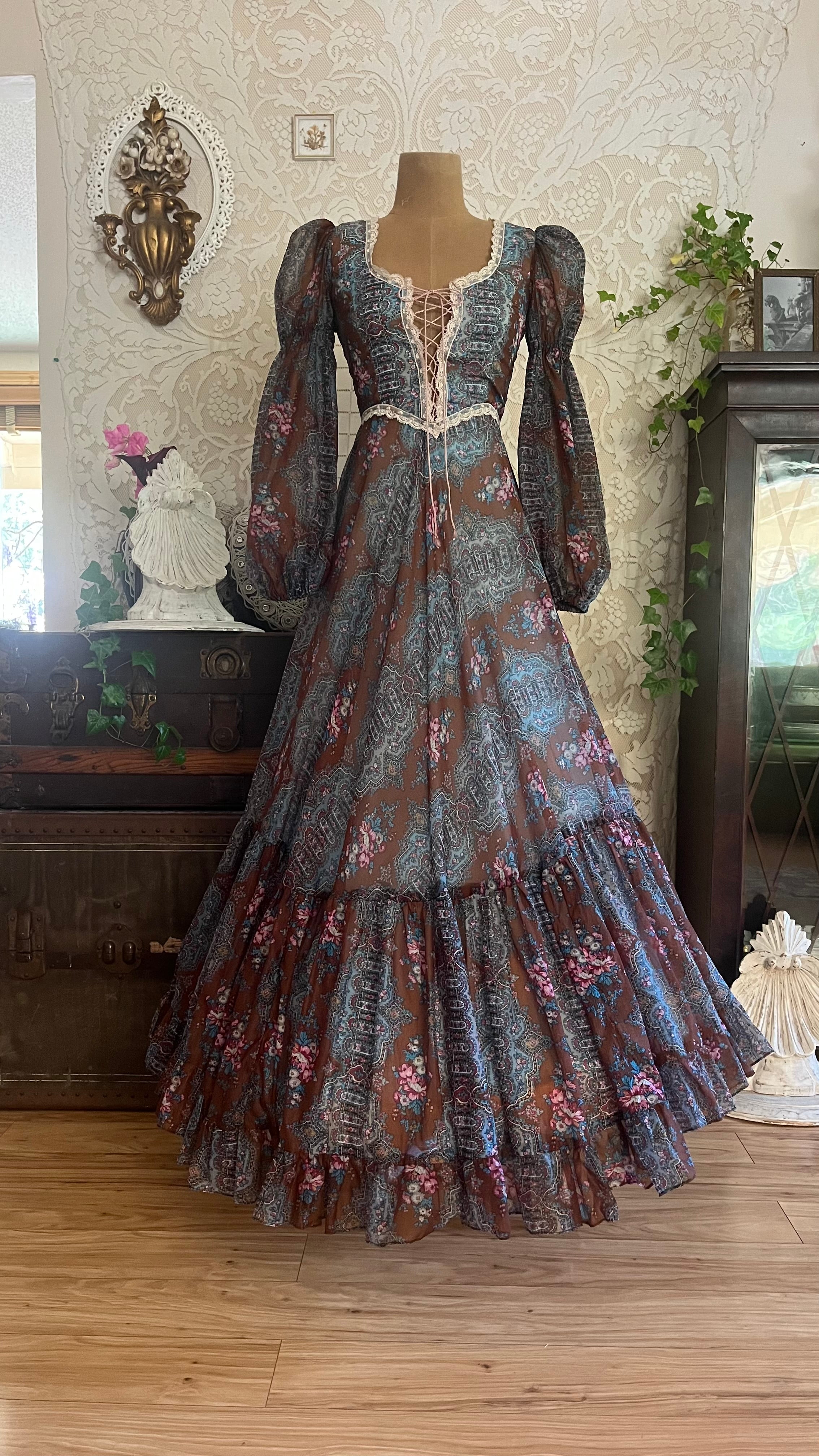 Gunne Sax – Strange Vintage