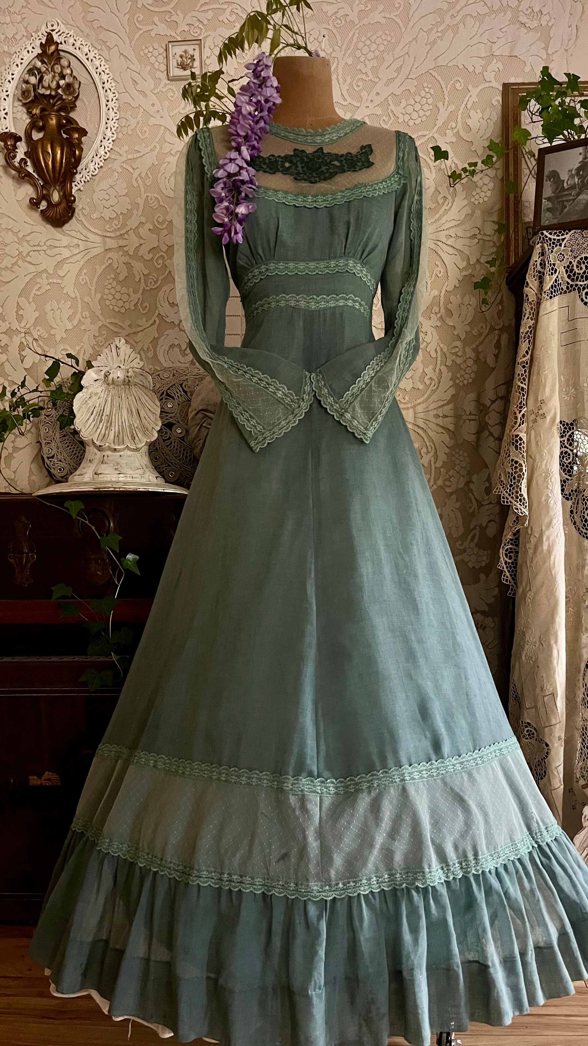 Gunne Sax – Strange Vintage