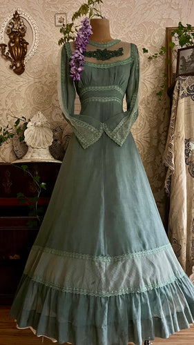 pomona green dress Lime Green Victorian dress, bustle dress, Gilded Cage Dress, Victorian –  TwirlingDresses
