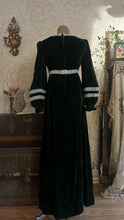 Load image into Gallery viewer, Medieval beauty 1970’s Vintage dark green velvet balloon sleeve dress
