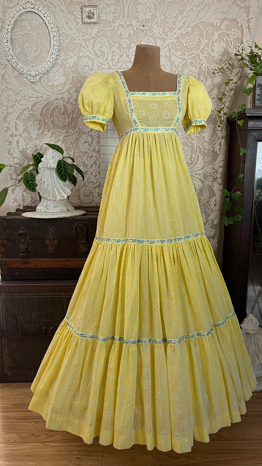 Handmade vintage Yellow Flocked Heart Wreath Voile Princess Dress