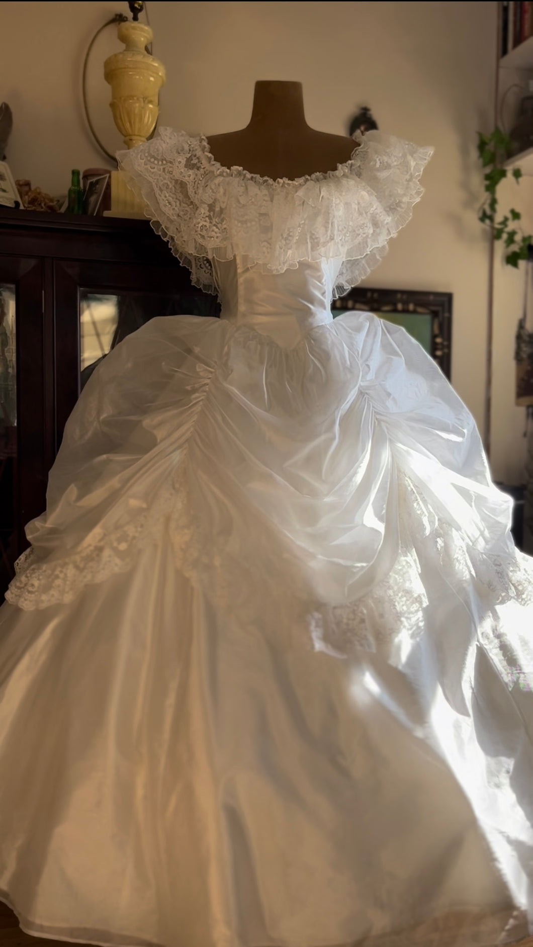 Baroque Fairytale 1980’s Vintage White Organza Jessica McClintock Bridal Gunne Sax Wedding Gown