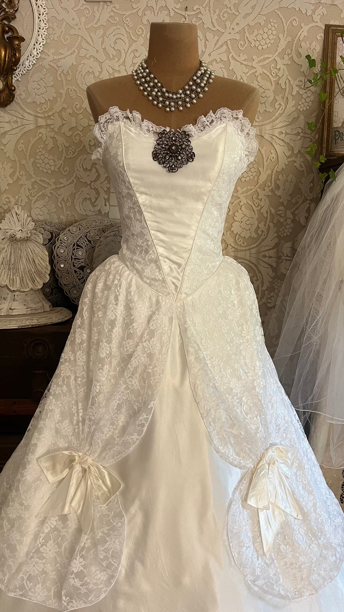 vintage tiered lace wedding dress 1950s Lace Wedding Gown | XXS Size | Vintage Bridal Dress With Tiered Crinoline Skirt