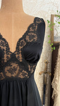 Load image into Gallery viewer, Sultry 1980’s vintage Black Olga nightgown small
