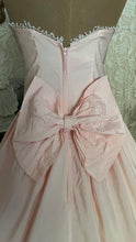 Load image into Gallery viewer, Beautiful 1980’s Vintage Pink Lace and Taffeta Strapless Dream Dress
