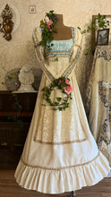Load image into Gallery viewer, Beautiful Medieval 1960's vintage black label Gunne Sax Dress
