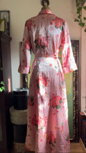 Load image into Gallery viewer, 1960’s Vintage Pink Floral Print Quilted Satin Robe
