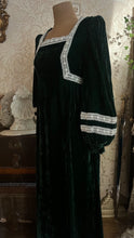 Load image into Gallery viewer, Medieval beauty 1970’s Vintage dark green velvet balloon sleeve dress
