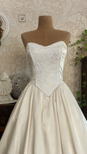 Load image into Gallery viewer, Sweetheart 1980’s Vintage White Satin and White Lace Dream Dress
