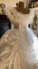 Load image into Gallery viewer, Baroque Fairytale 1980’s Vintage White Organza Jessica McClintock Bridal Gunne Sax Wedding Gown
