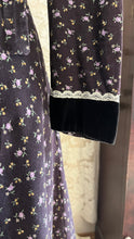 Load image into Gallery viewer, Sun Kissed 1970’s Vintage Black Calico and Velveteen Side Tie Gunne Sax Dress
