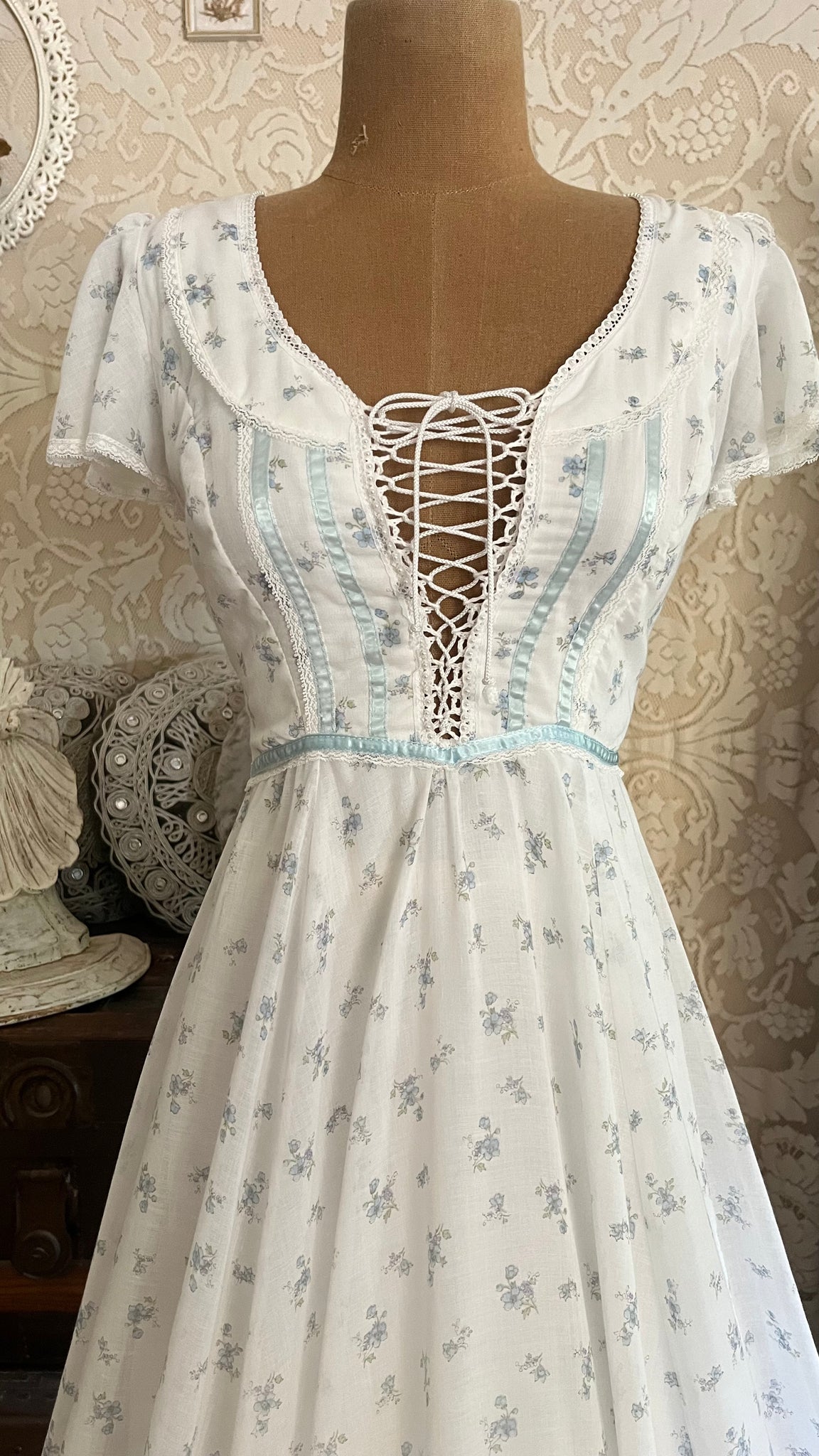 gunne sax blue floral dress Gunne Sax Blue Sky Gown (XS/S)