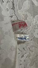 Load image into Gallery viewer, Pretty 1950’s 1960s White Alencon Lace Peignoir Robe
