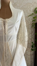 Load image into Gallery viewer, Amazing Larger Size 1970&#39;s vintage ivory poplin and crochet Gunne Sax dress
