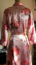 Load image into Gallery viewer, 1960’s Vintage Pink Floral Print Quilted Satin Robe
