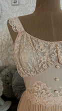 Load image into Gallery viewer, Spectacular 1950’s vintage pleated peach chiffon peignoir nightgown and robe set
