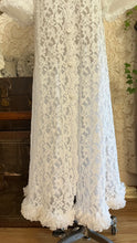 Load image into Gallery viewer, Pretty 1950’s 1960s White Alencon Lace Peignoir Robe
