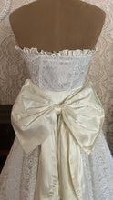 Load image into Gallery viewer, Stunning 1980’s vintage white lace Gunne Sax straplesss dress
