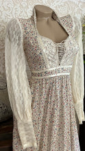 Load image into Gallery viewer, Prettiest 1970’s Vintage Ivory Floral and Lace Gunne Sax Dress
