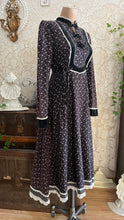 Load image into Gallery viewer, Sun Kissed 1970’s Vintage Black Calico and Velveteen Side Tie Gunne Sax Dress
