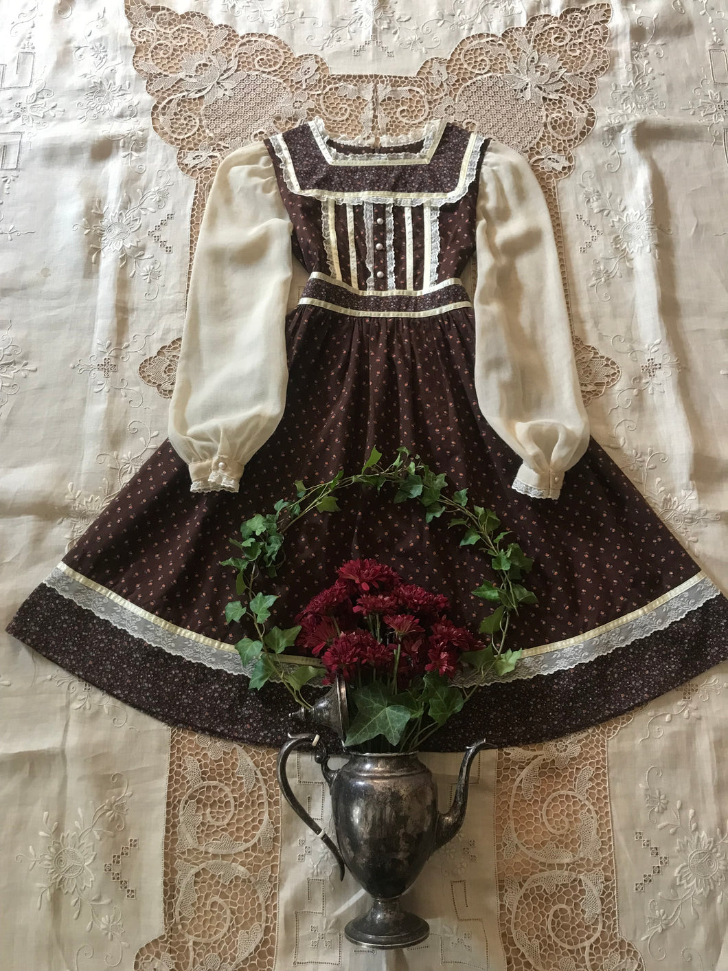 Childs 1970’s vintage Brown Floral Calico pattern made Gunne Sax dress