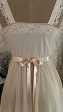 Load image into Gallery viewer, Spectacular 1950’s vintage pleated peach chiffon peignoir nightgown and robe set
