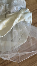 Load image into Gallery viewer, Stunning 1980’s vintage white lace Gunne Sax straplesss dress

