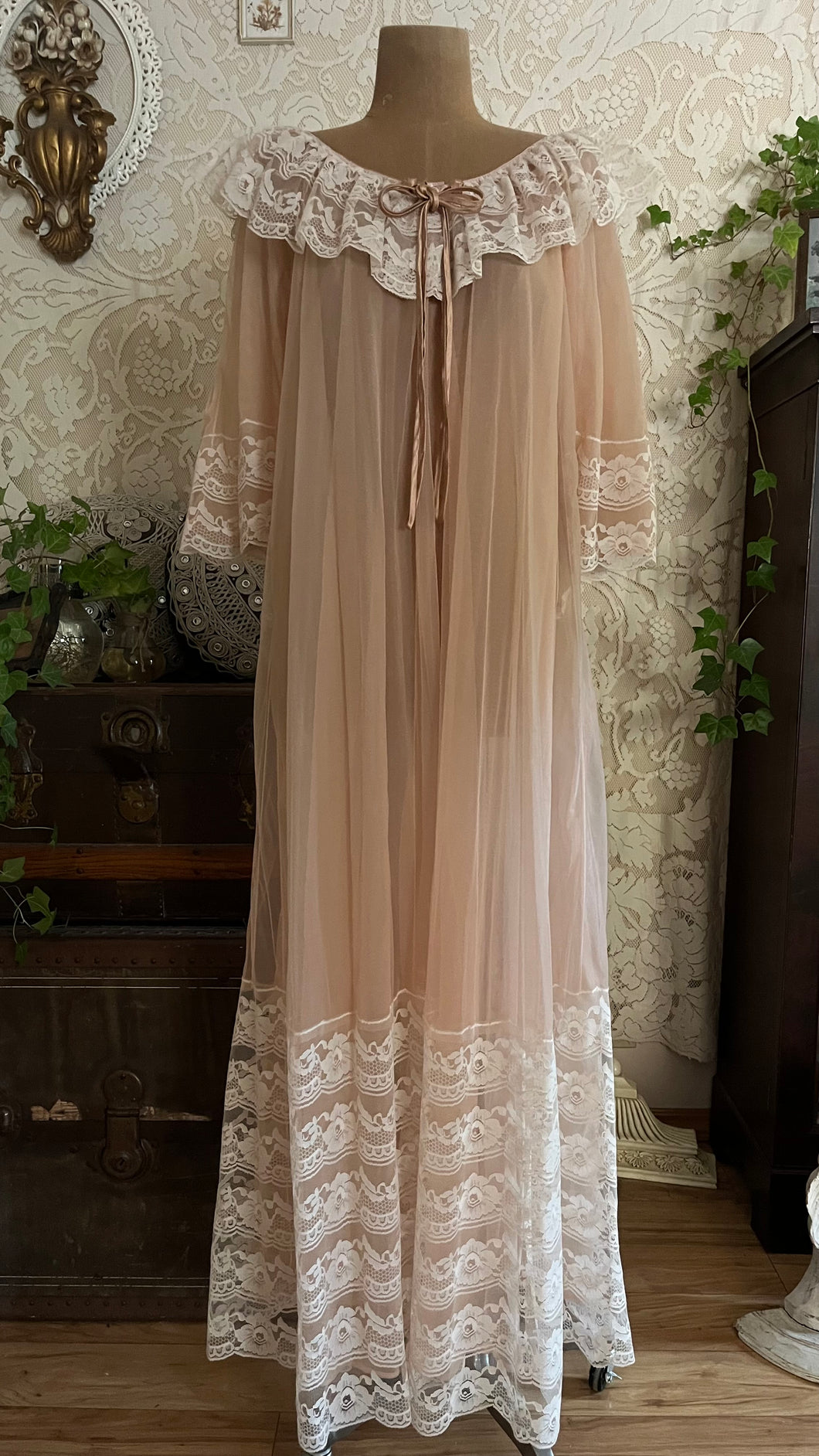 Dreamy 1970's vintage Latte Beige and Ivory cream chiffon peignoir robe