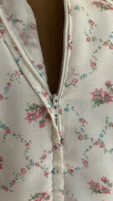 Load image into Gallery viewer, Beautiful 1970’s Vintage Rose Print and Lace Dress
