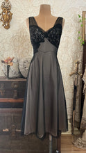 Load image into Gallery viewer, Rare 1950’s Vintage Black and Peach Chiffon Vanity Fair Peignoir Nightgown 32
