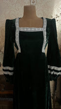 Load image into Gallery viewer, Medieval beauty 1970’s Vintage dark green velvet balloon sleeve dress
