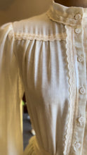 Load image into Gallery viewer, Authentic 1970&#39;s vintage cream Gunne Sax blouse
