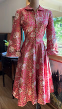 Load image into Gallery viewer, Incredible 1940’s Vintage Quilted Dressing Gown by Saybury

