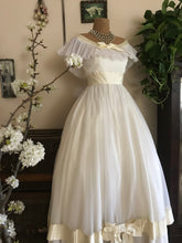 Load image into Gallery viewer, Beautiful 1970’s vintage Mike Benet Formals gown
