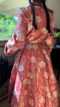 Load image into Gallery viewer, Incredible 1940’s Vintage Quilted Dressing Gown by Saybury
