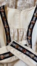 Load image into Gallery viewer, Beautiful 1970’s vintage Rose Trim Milkmaid Gunne Sax dress
