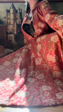 Load image into Gallery viewer, Incredible 1940’s Vintage Quilted Dressing Gown by Saybury
