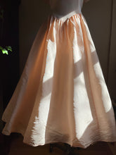 Load image into Gallery viewer, 1980’s Vintage Peach Taffeta Gunne Sax Midi Dress
