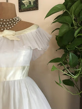 Load image into Gallery viewer, Beautiful 1970’s vintage Mike Benet Formals gown
