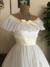 Load image into Gallery viewer, Beautiful 1970’s vintage Mike Benet Formals gown
